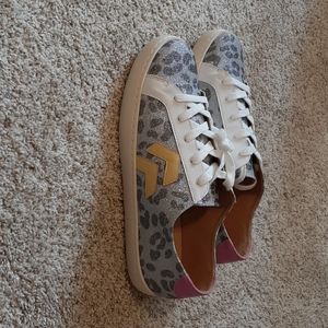Glittery leopard sneakers